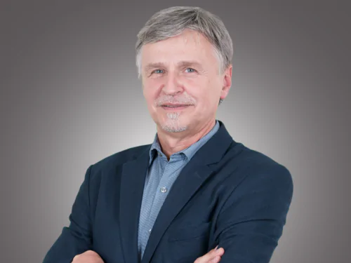 Prof. Radosław Gawlik, portrait photo, mówi o koalicji przeciwko astmie