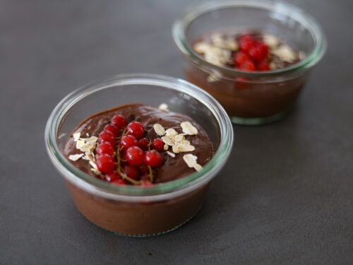 pudding czekoladowy z porzeczkami